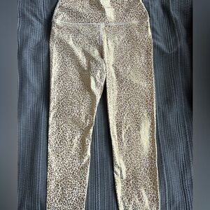 Carbon38 Metallic Gold Foil Cheetah Print 7/8 Leggings